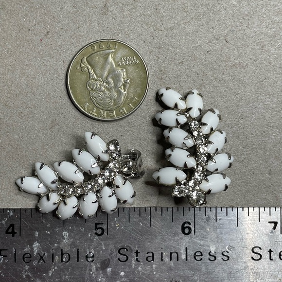 Milk Glass & Rhinestone Climber Clip On Earrings Vintage Navette - Picture 3 of 8